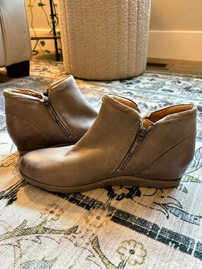 Dansko Lizanne Bootie Wedge Ankle Boots Brown EU 39